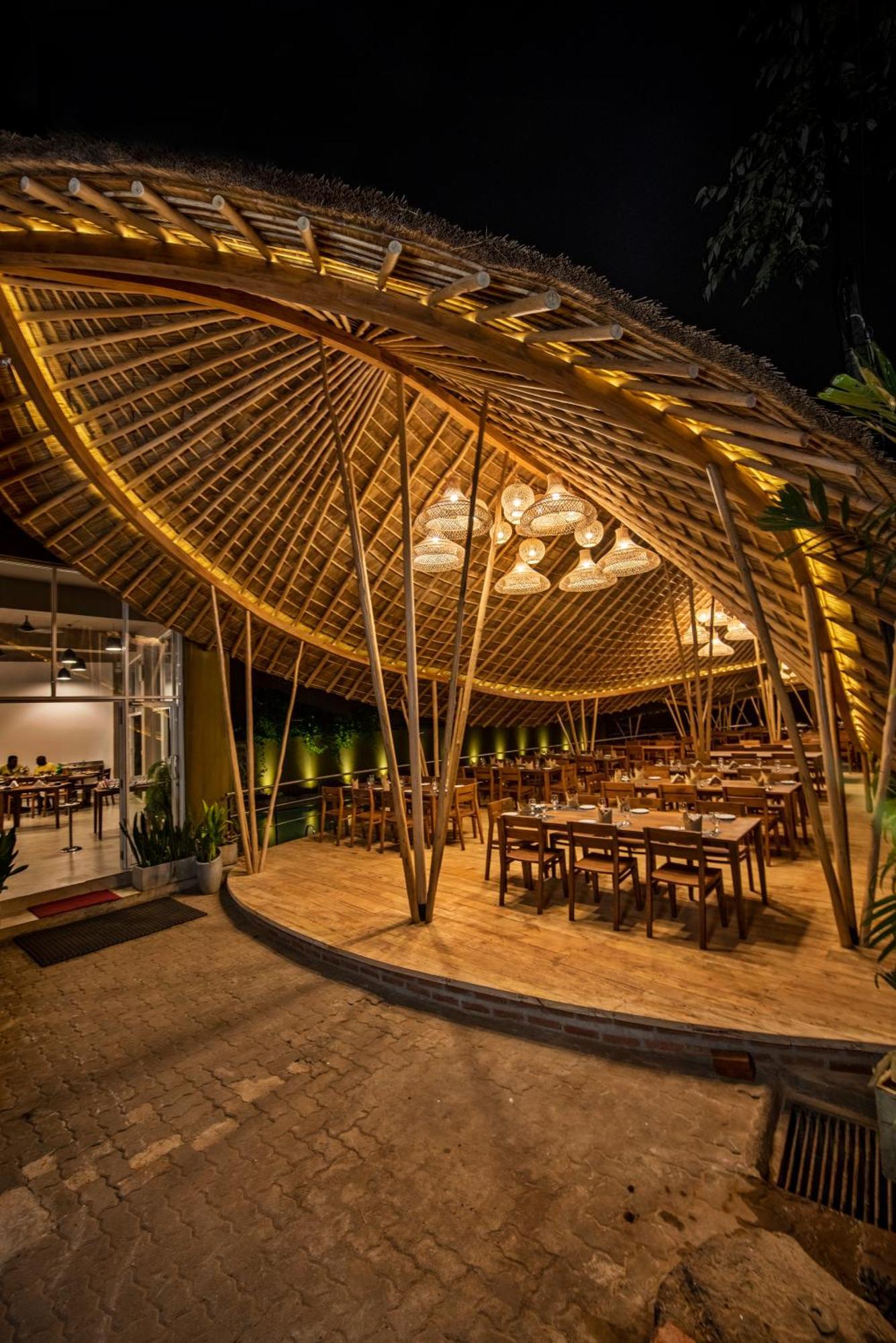 White Moon Resort Gampaha Eksteriør bilde